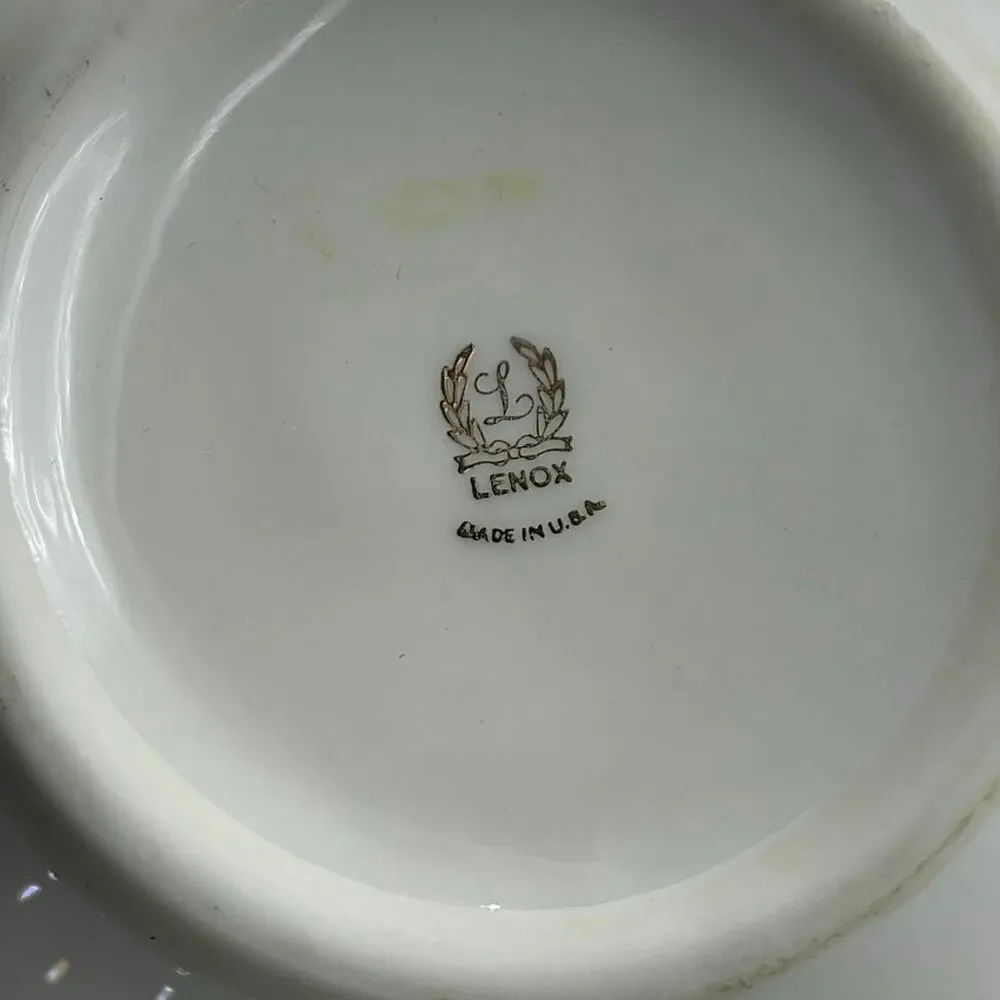 Lenox Masterpiece Collection vase embossed design 24K trim. - Picture 3 of 6